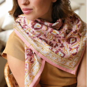 Foulard rose urbain été