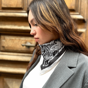 Foulard noir urbain été